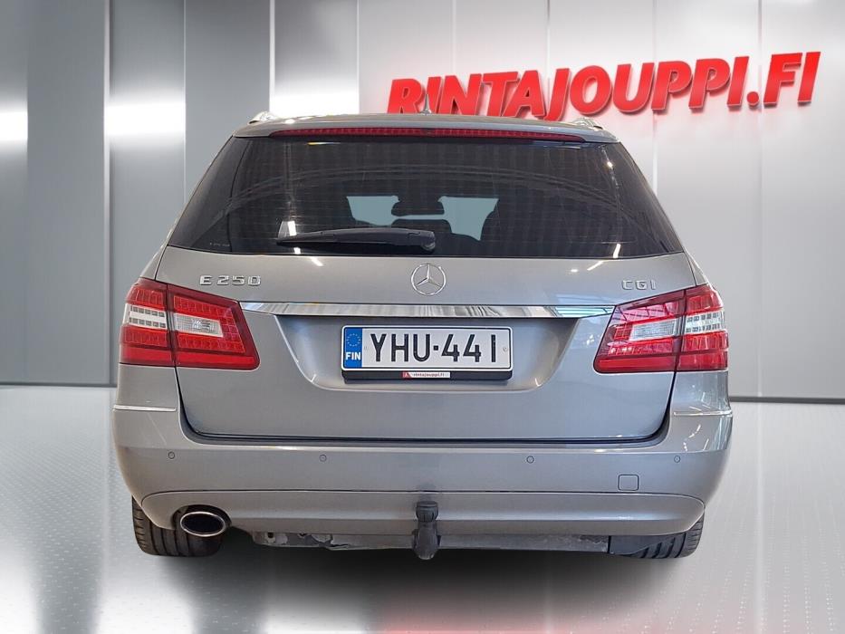 MERCEDES-BENZ E 2010