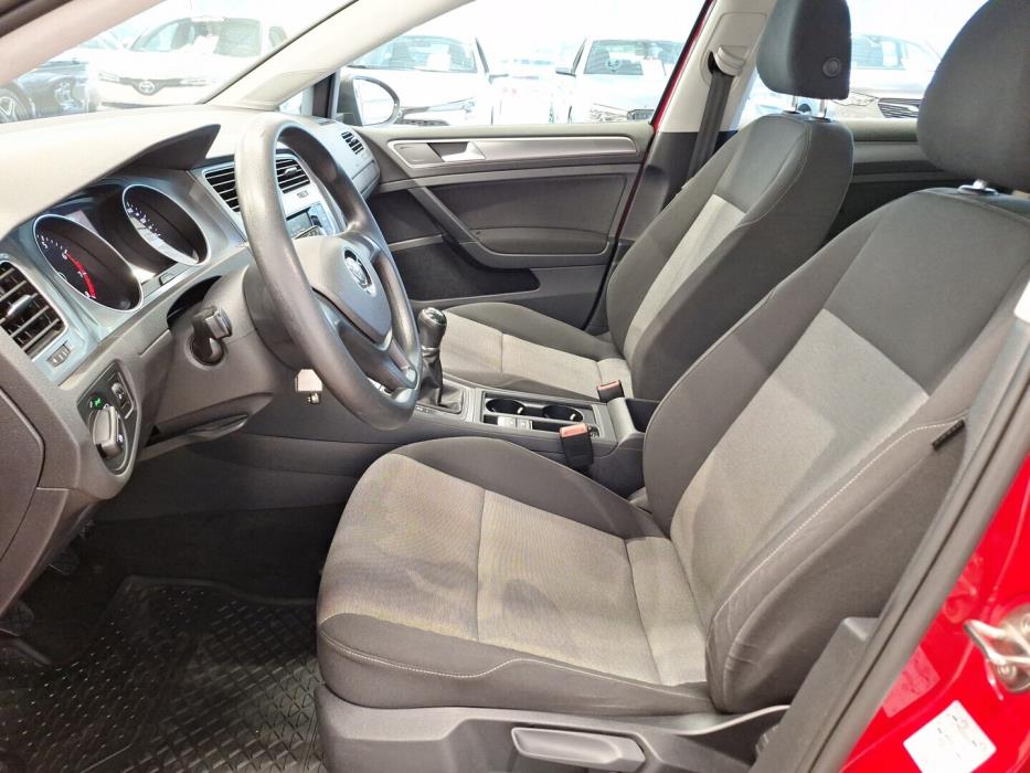 VOLKSWAGEN Golf 2014