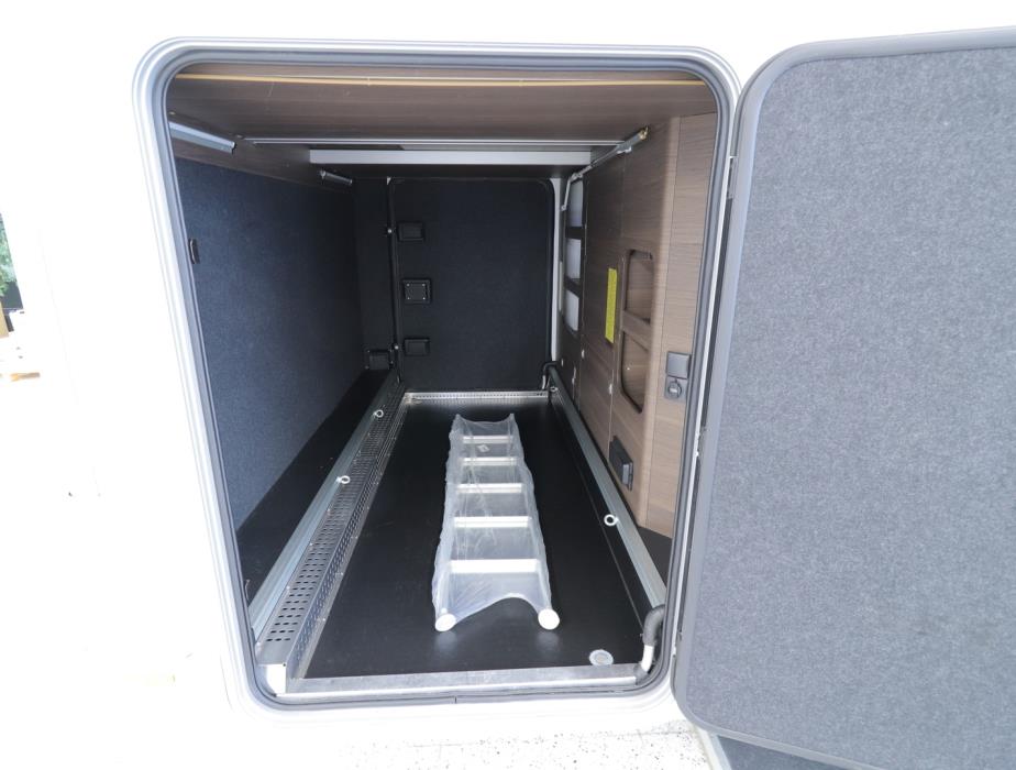 ADRIA Matrix Supreme 670 SL 2022