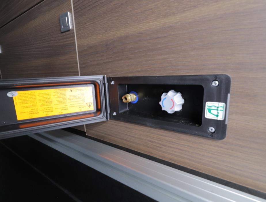 ADRIA Matrix Supreme 670 SL 2022