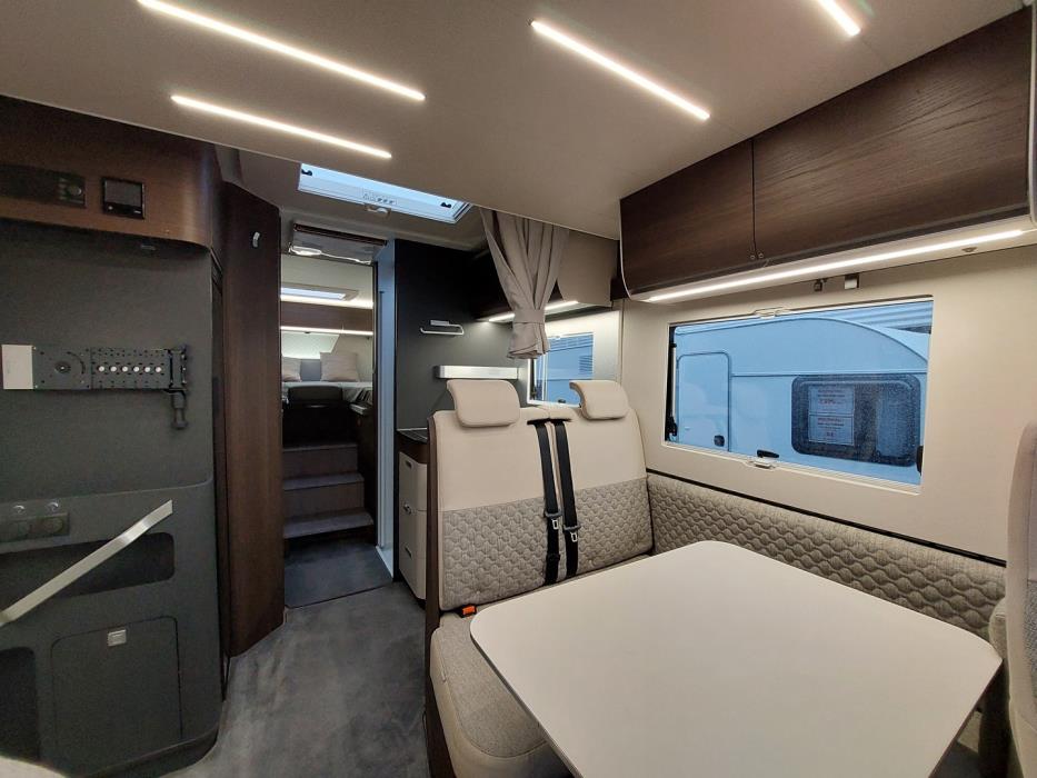 ADRIA Matrix Supreme 670 SL 2022