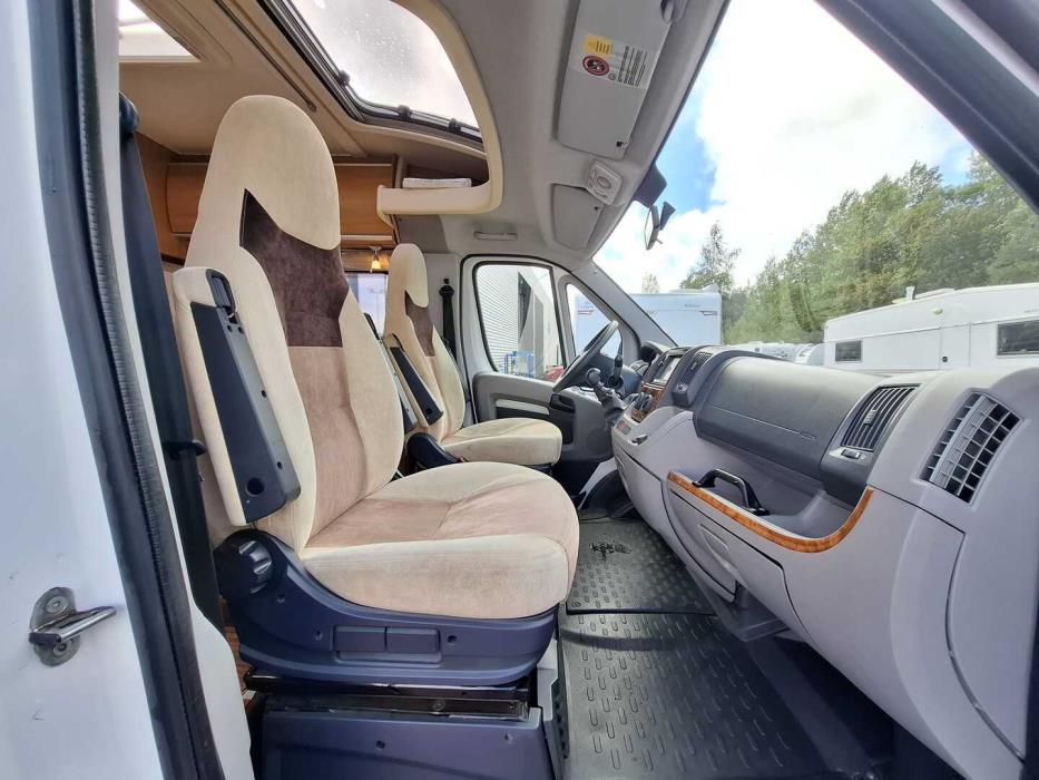 BÜRSTNER Nexxo T 569 2010