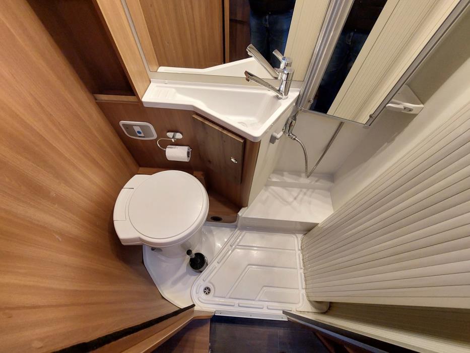 EURA MOBIL Activa One 690 HB 2017