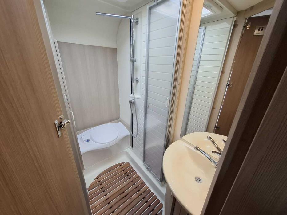 BÜRSTNER Ixeo Time T 695 Moonlight 2012