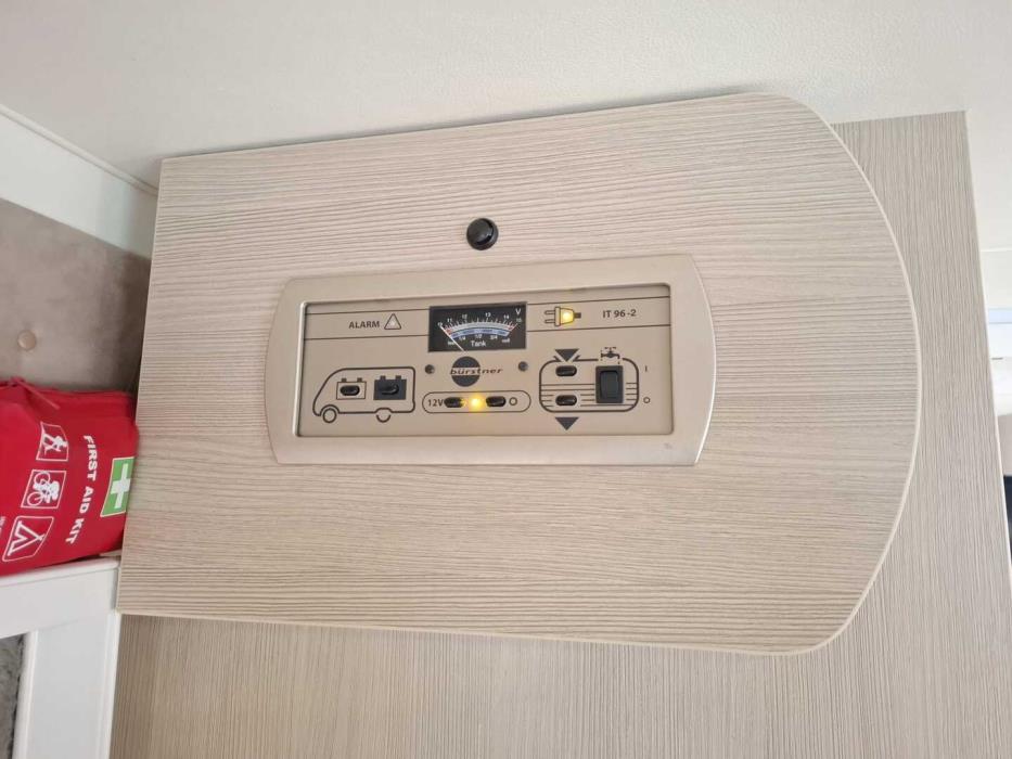 BÜRSTNER Ixeo Time T 695 Moonlight 2012