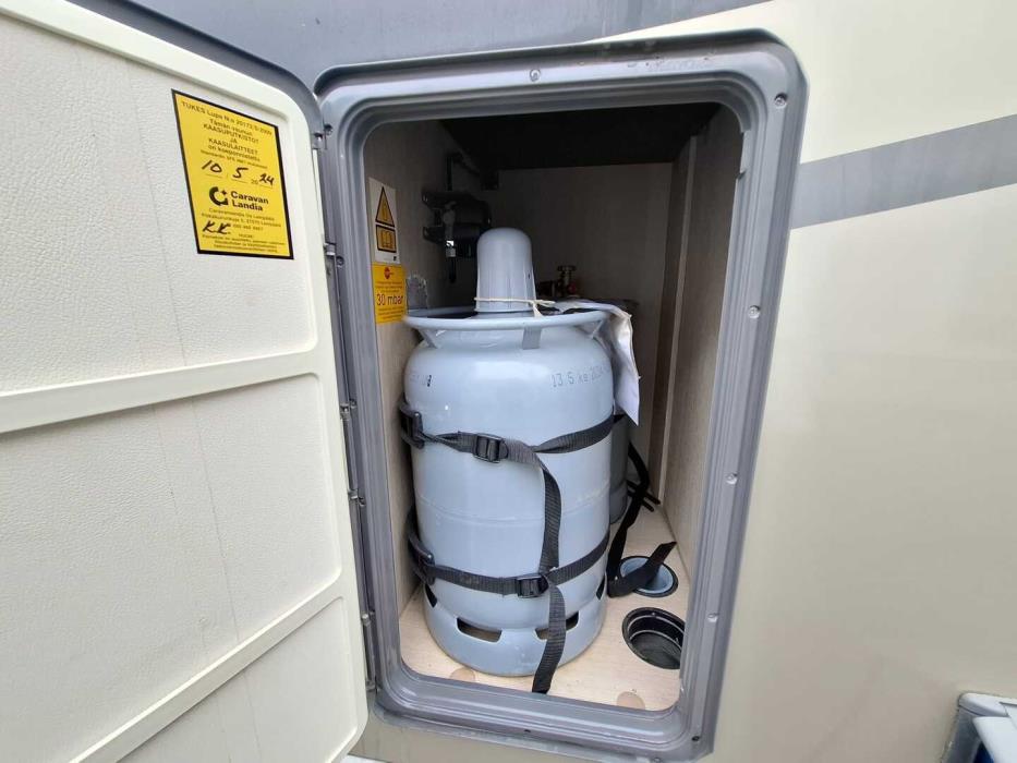 BÜRSTNER Ixeo Time T 695 Moonlight 2012