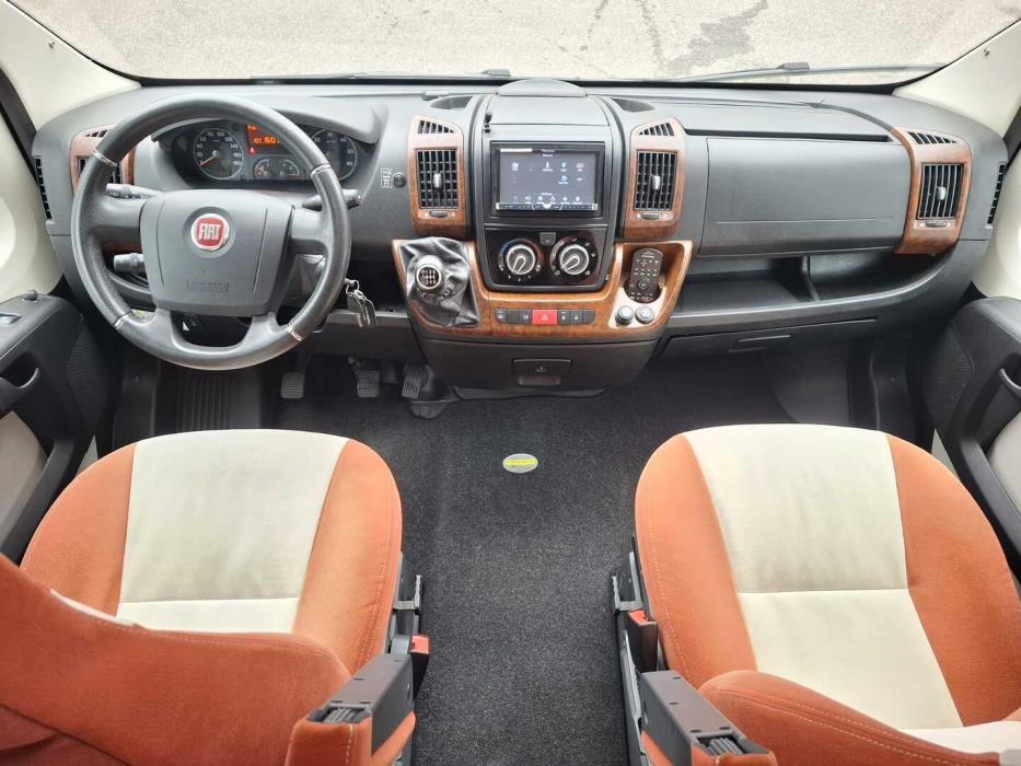 BÜRSTNER Ixeo Time T 695 Moonlight 2012