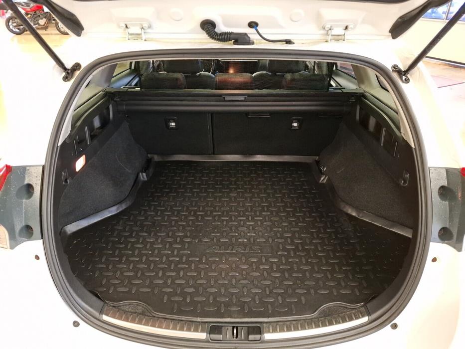 TOYOTA Auris 2016