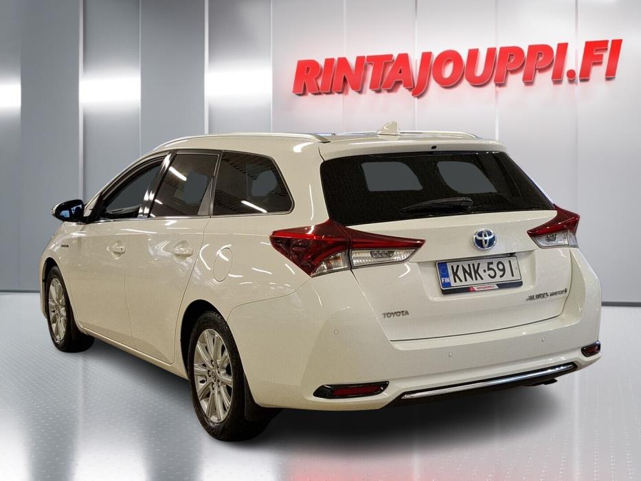 TOYOTA Auris 2016