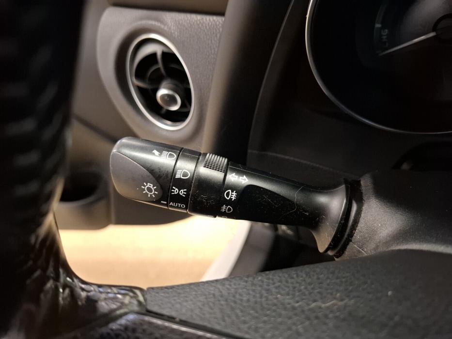 TOYOTA Auris 2016