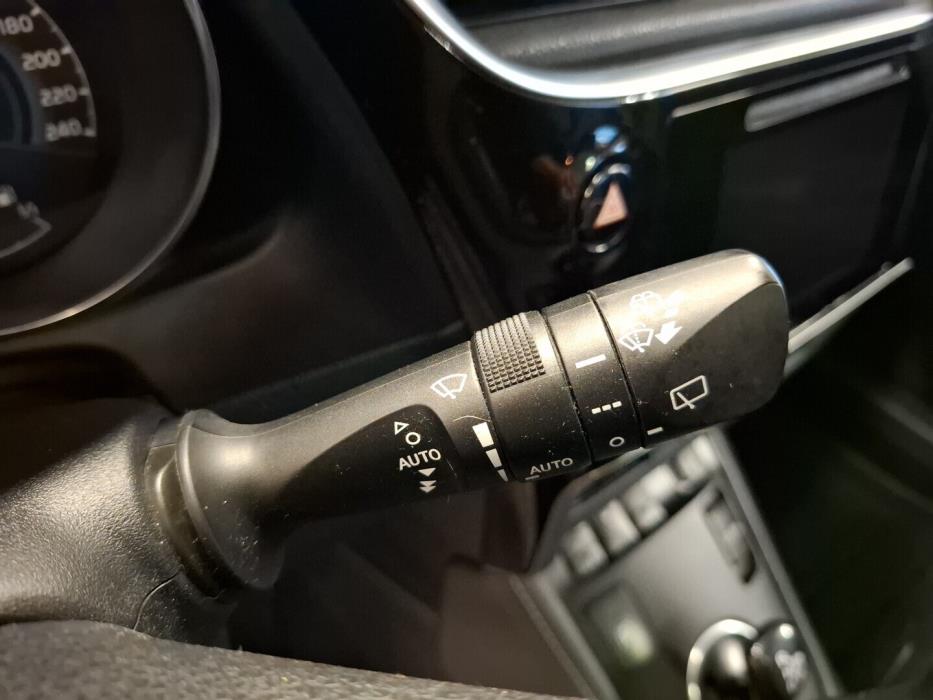 TOYOTA Auris 2016