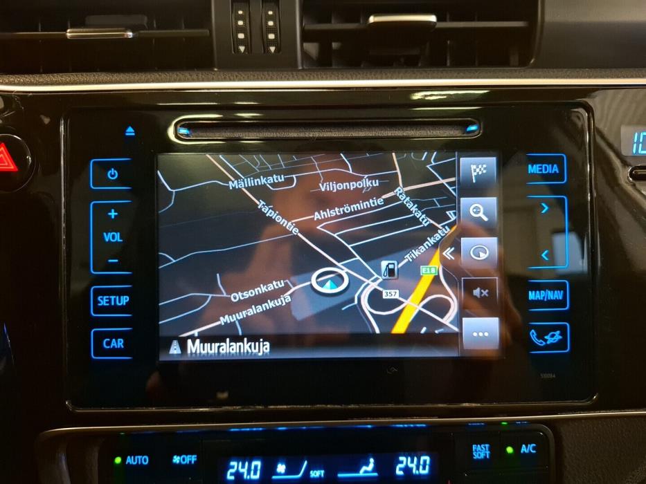 TOYOTA Auris 2016