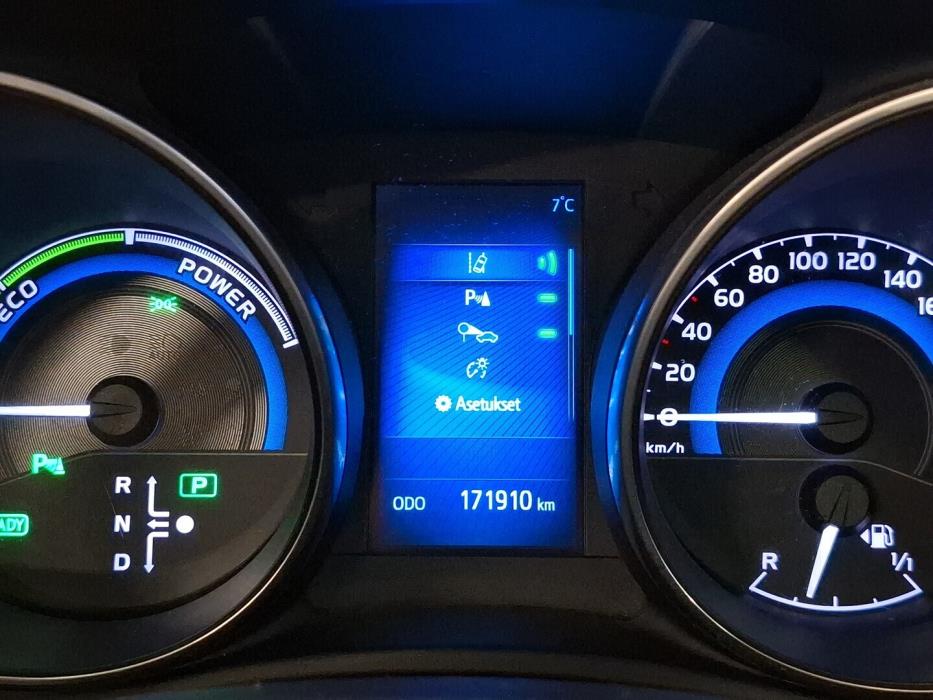 TOYOTA Auris 2016