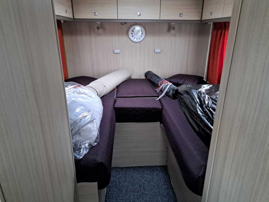 DETHLEFFS GLOBE S 2013