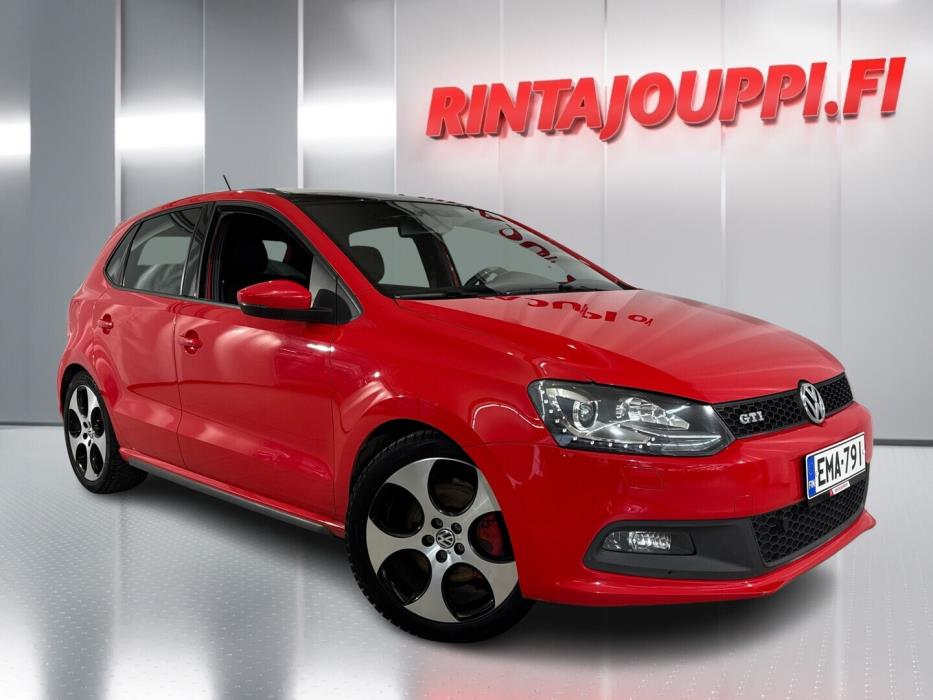 VOLKSWAGEN Polo 2012