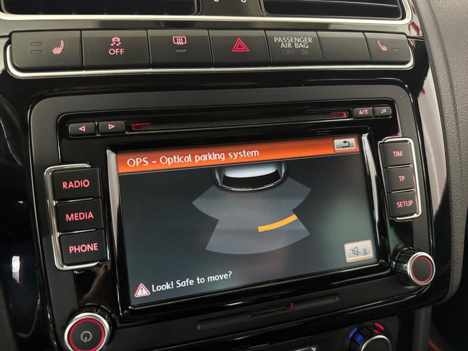 VOLKSWAGEN Polo 2012