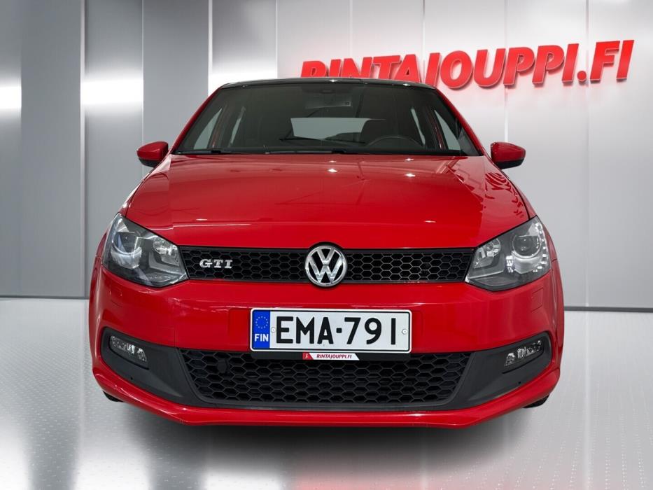 VOLKSWAGEN Polo 2012