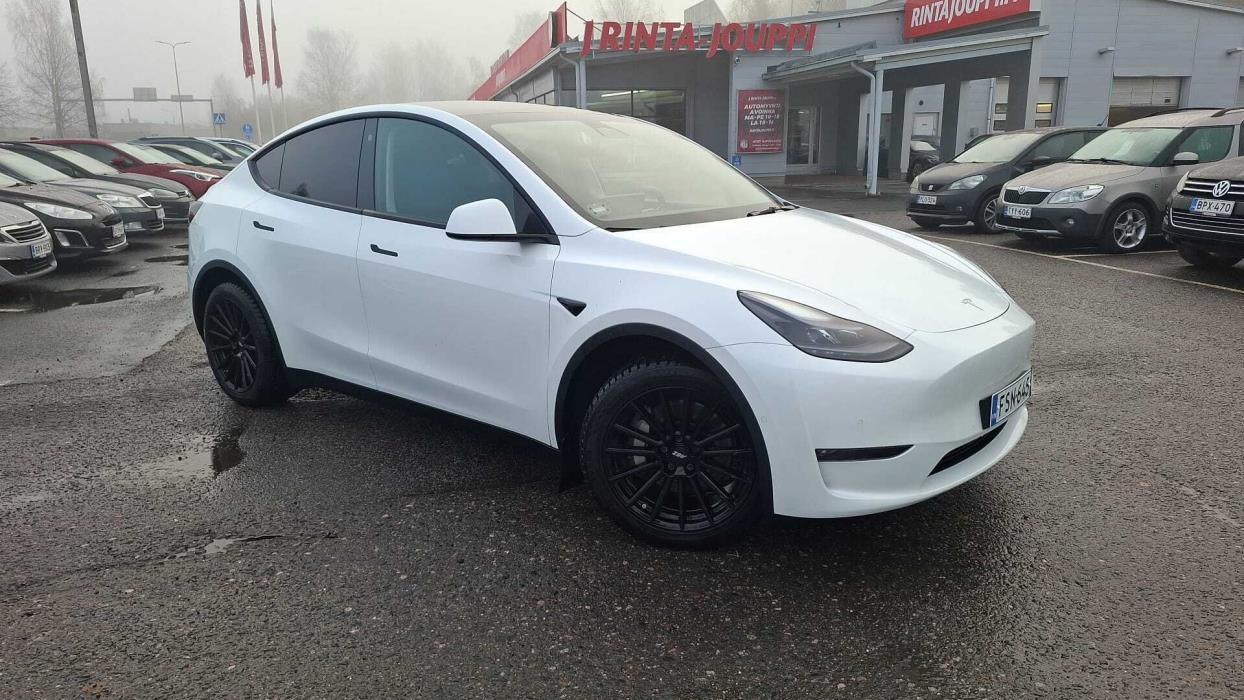 TESLA Model Y 2022