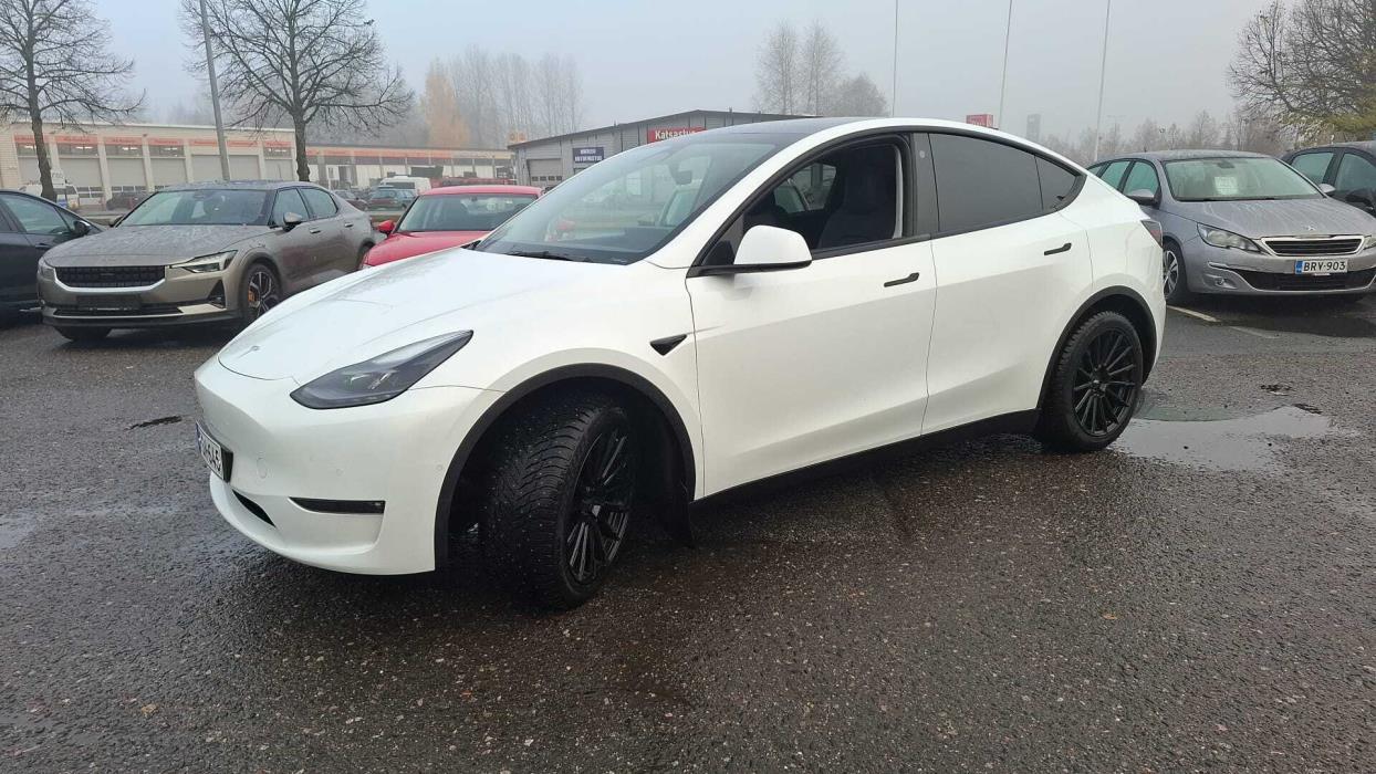 TESLA Model Y 2022