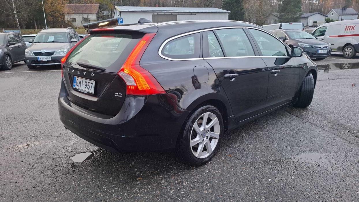 VOLVO V60 2014