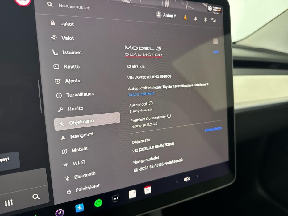 TESLA Model 3 2022