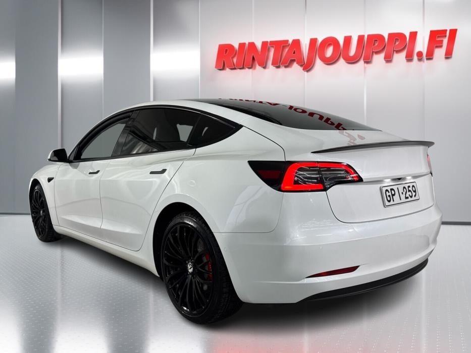 TESLA Model 3 2022