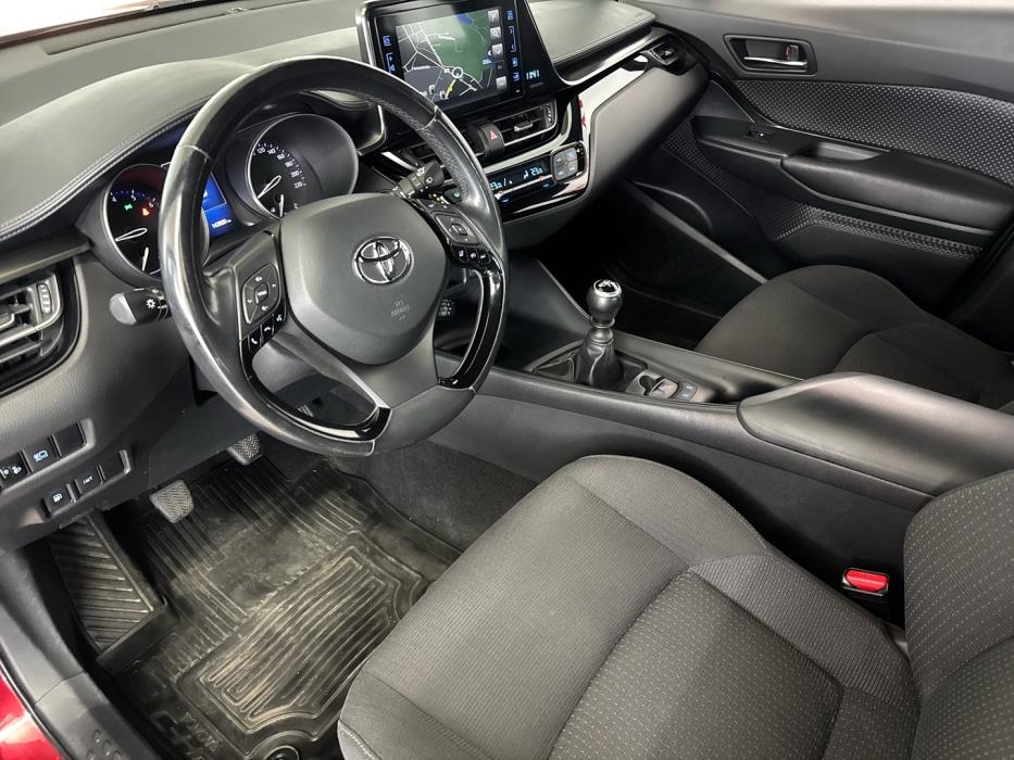 TOYOTA C-HR 2017