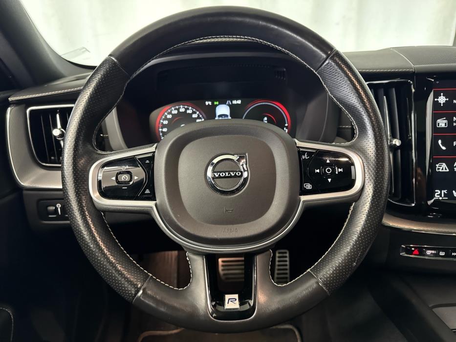 VOLVO XC60 2019