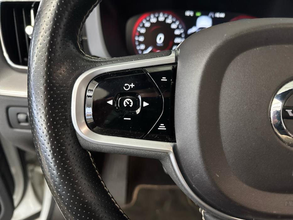 VOLVO XC60 2019