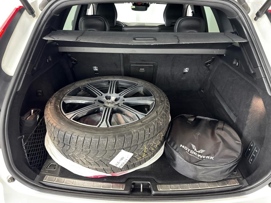 VOLVO XC60 2019