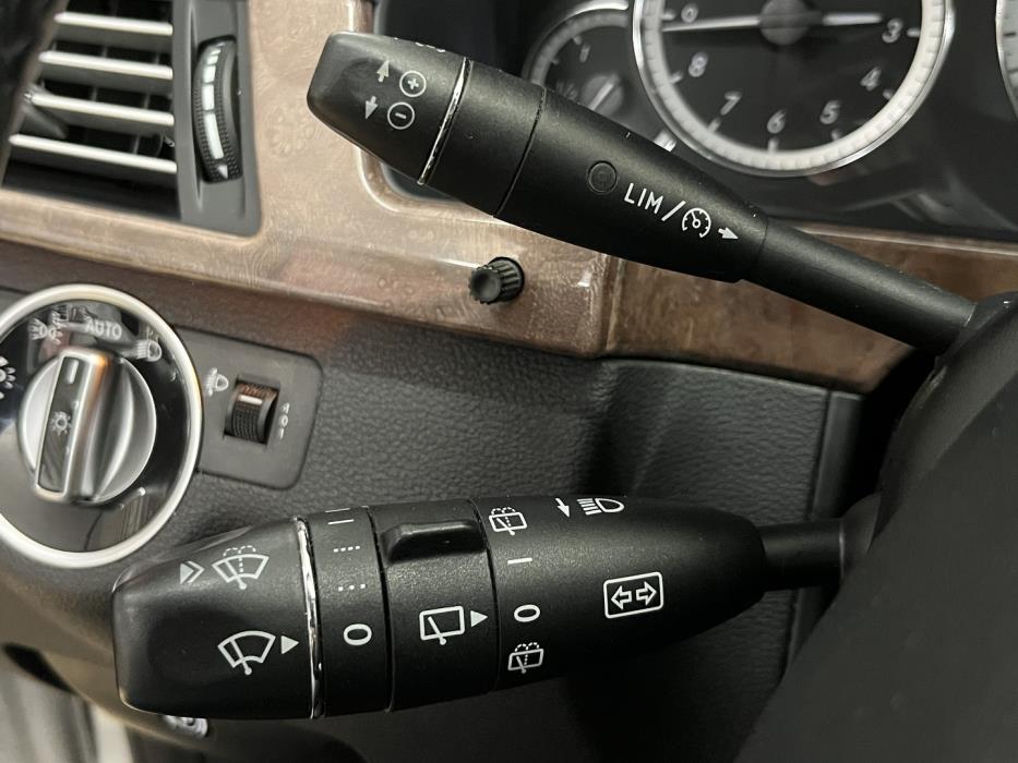 MERCEDES-BENZ E 2012