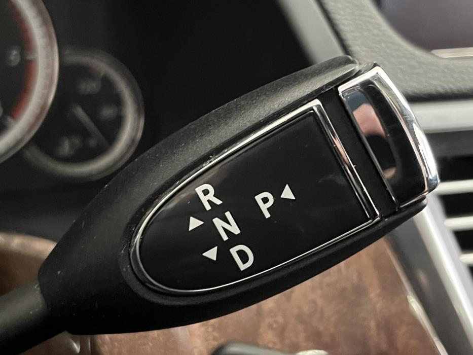 MERCEDES-BENZ E 2012