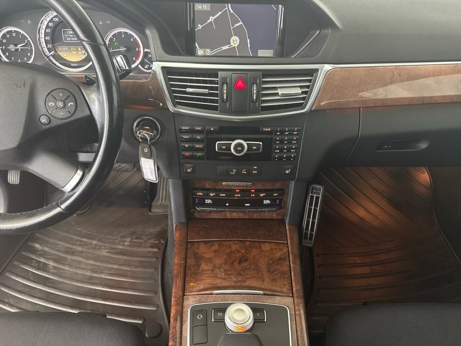 MERCEDES-BENZ E 2012