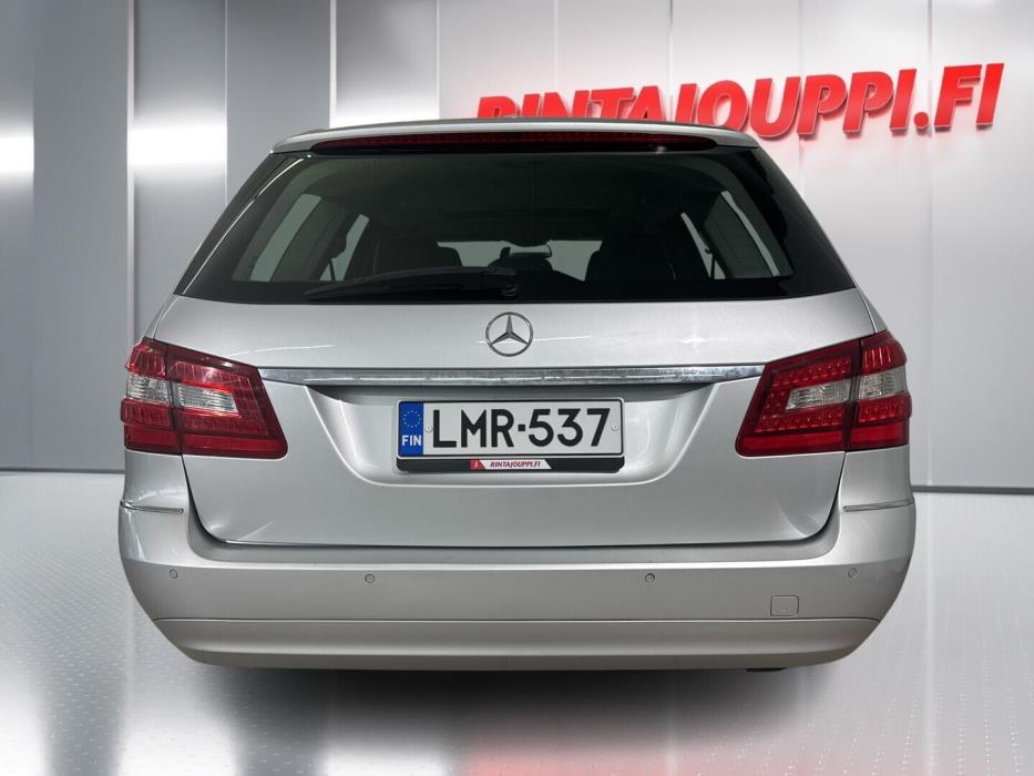 MERCEDES-BENZ E 2012