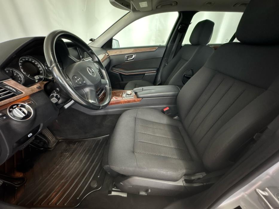 MERCEDES-BENZ E 2012