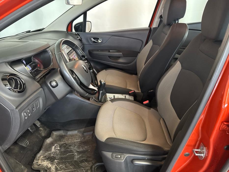RENAULT Captur 2016