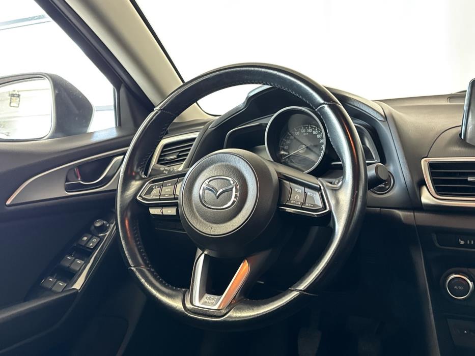 MAZDA 3 2018