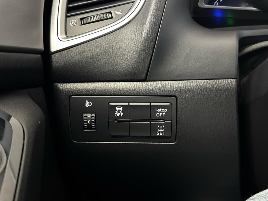 MAZDA 3 2018