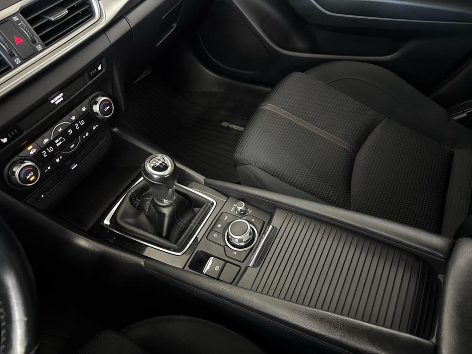 MAZDA 3 2018