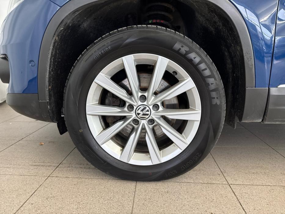 VOLKSWAGEN Tiguan 2012
