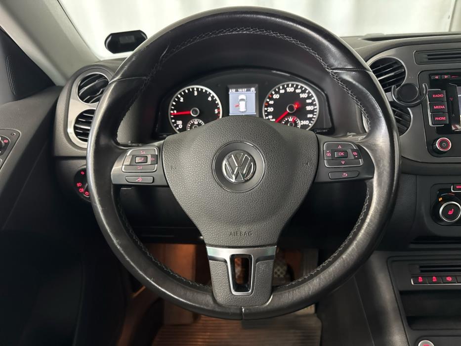 VOLKSWAGEN Tiguan 2012