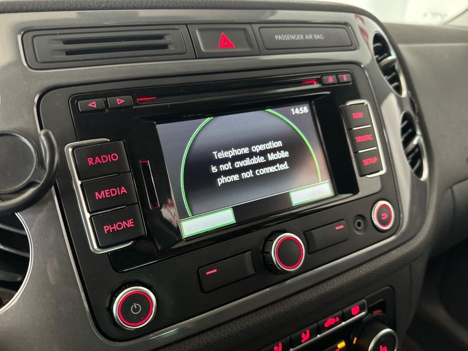 VOLKSWAGEN Tiguan 2012