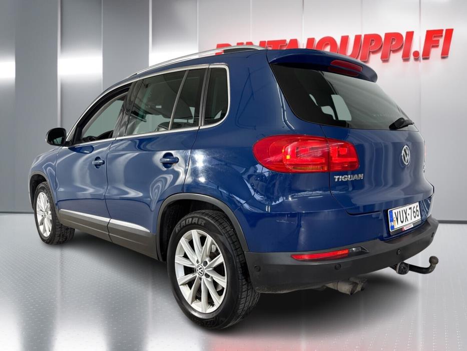 VOLKSWAGEN Tiguan 2012