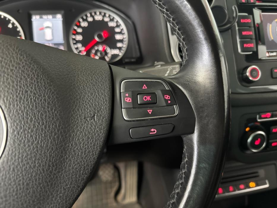 VOLKSWAGEN Tiguan 2012