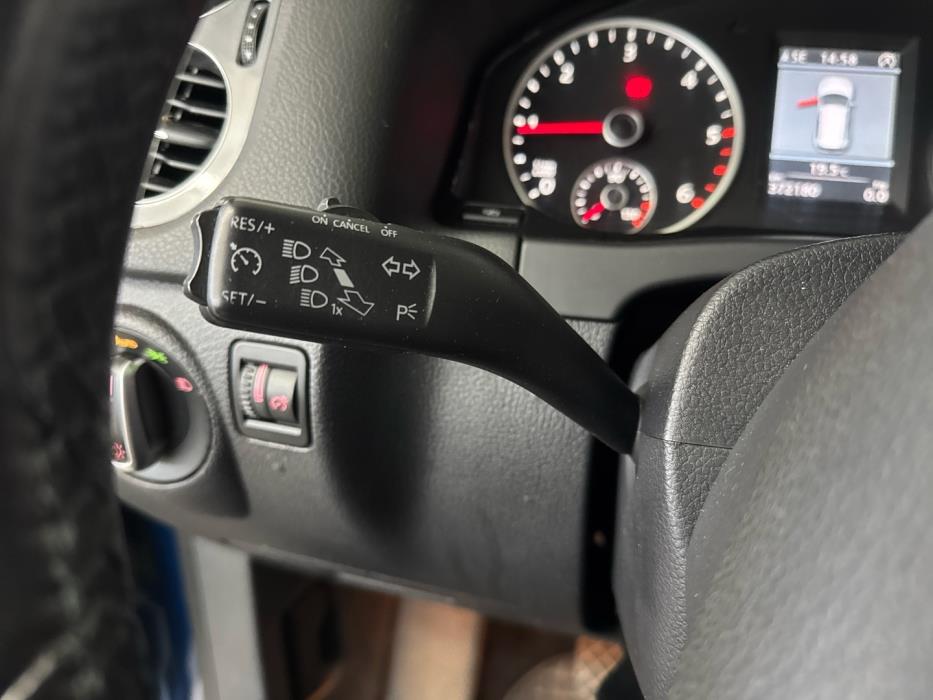 VOLKSWAGEN Tiguan 2012