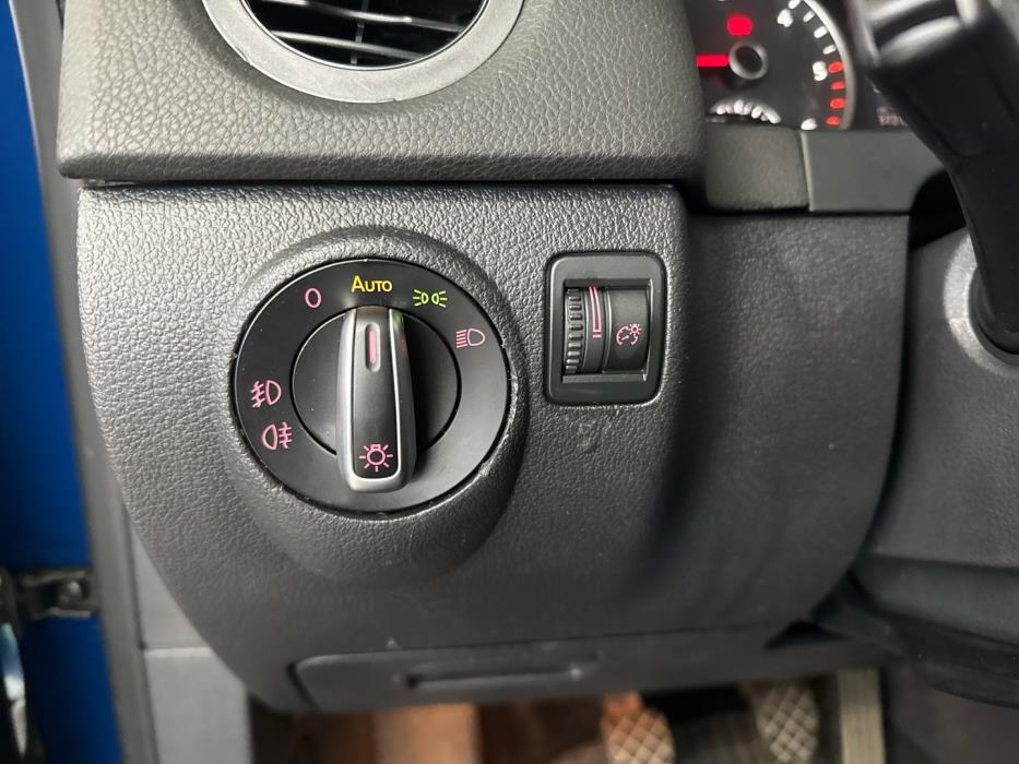 VOLKSWAGEN Tiguan 2012