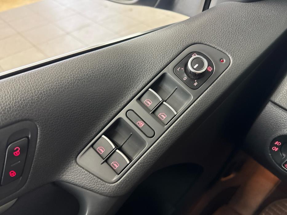 VOLKSWAGEN Tiguan 2012