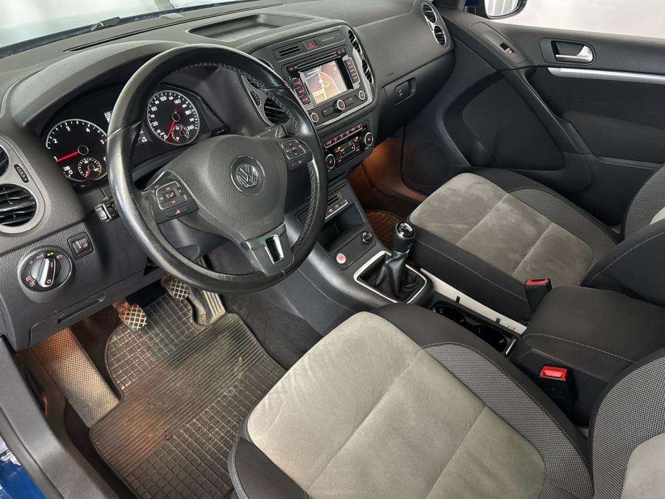 VOLKSWAGEN Tiguan 2012