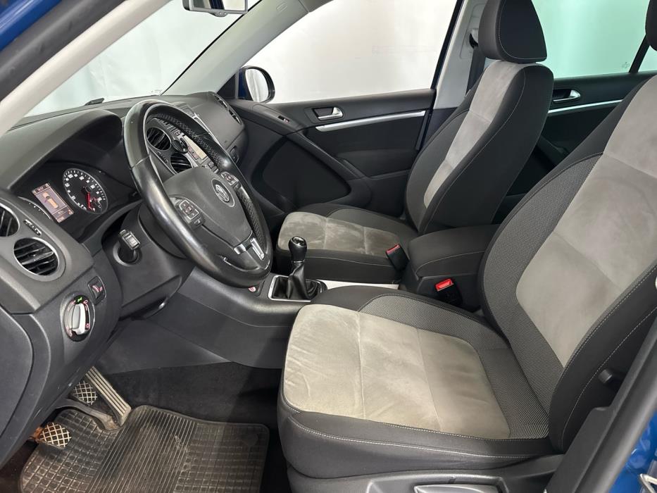 VOLKSWAGEN Tiguan 2012