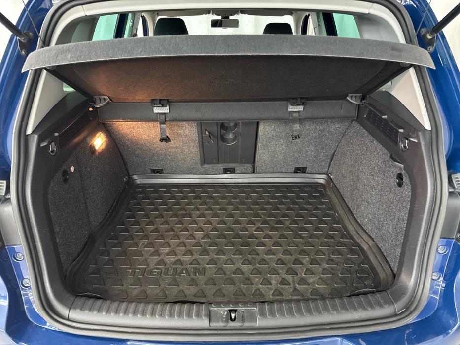 VOLKSWAGEN Tiguan 2012